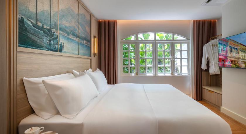 Image of Straits Suite 3