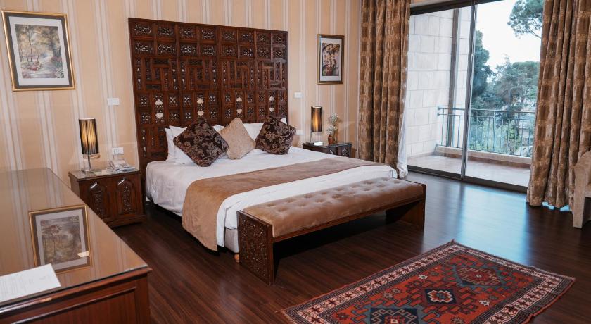 Image of King Suite with Pool View 0