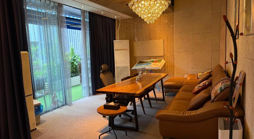 Bild av Private Lounge Terrace Suite(Two nearby rooms - Not connecting) 12