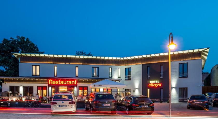 Hotel Allegro photo