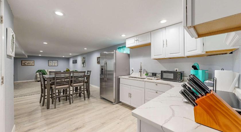 알바다 (CO) Family Home in Arvada with king beds and bunkbed 3성급 숙소 로비