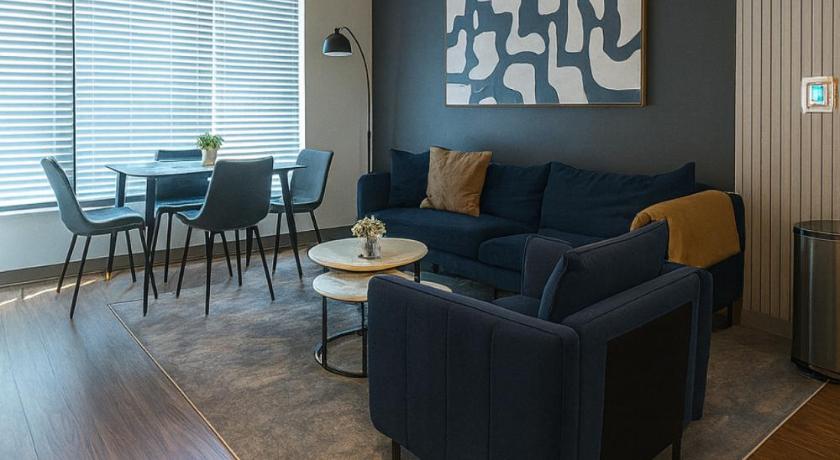 버밍햄 (AL) Birmingham Stay 2BR with Rooftop Amenities 4성급 숙소 레스토랑