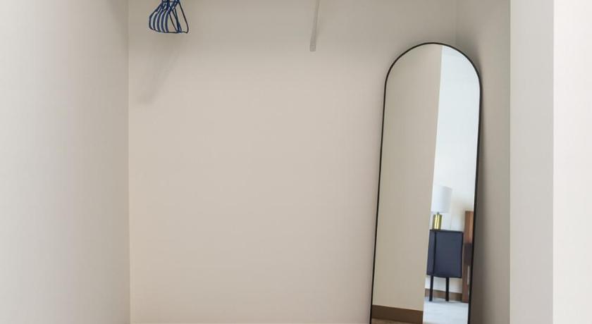 버밍햄 (AL) Birmingham Stay 2BR with Rooftop Amenities 4성급 숙소 레스토랑