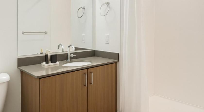버밍햄 (AL) Birmingham Stay 2BR with Rooftop Amenities 4성급 숙소 수영장