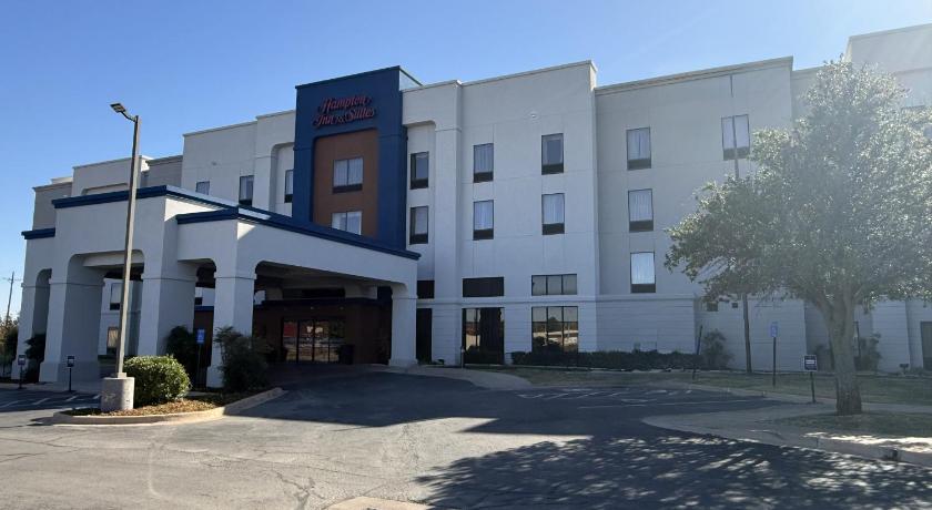 Lawton (OK) Hampton Inn & Suites Lawton 2-Star Hotel pool