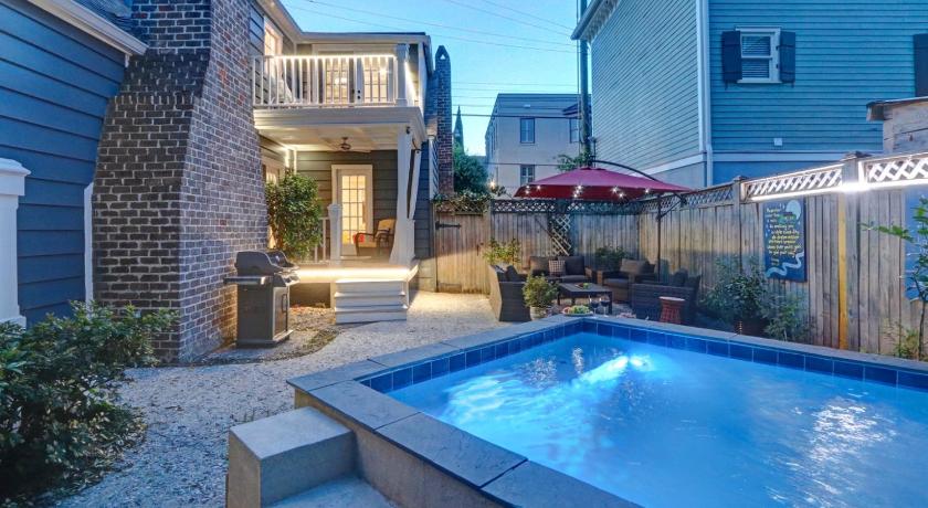 Heated Pool in your Private Garden Pets Welcome OnSite Parking