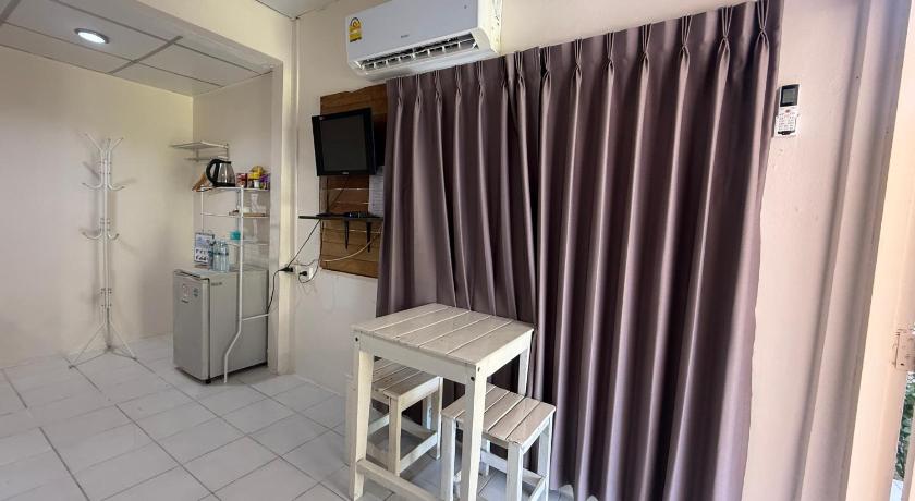 Image of Bungalow 1 Large Bed, 1 Small Bed 8
