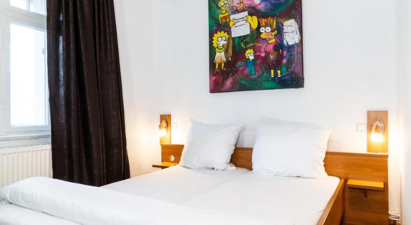 ベルリン Pension zur Schleuse Kleinmachnow 3つ星 ホテル プール