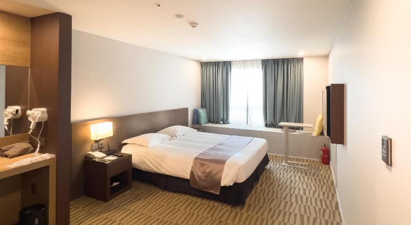 Image of 1 Double Bed, Nonsmoking, Shower, Teapot 0