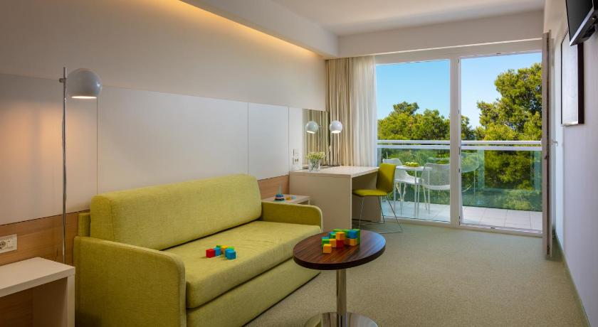 Image of Suite with Balcony and Sea Side 4