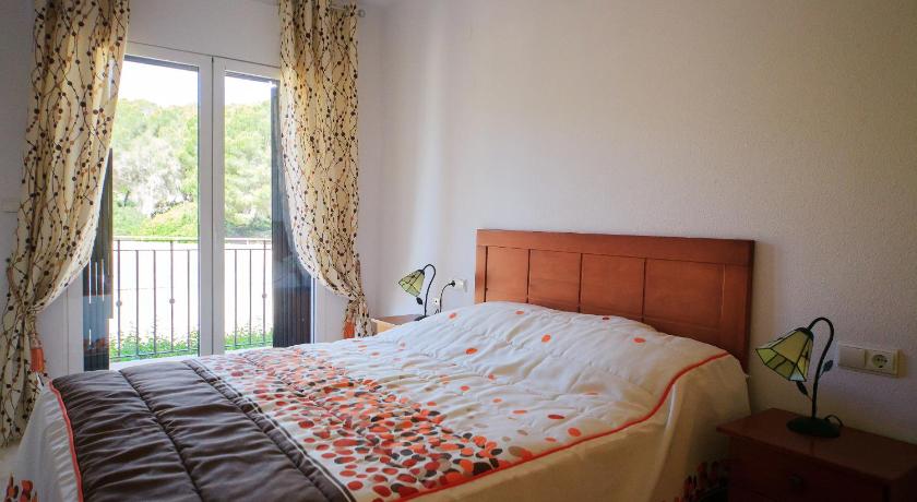 Image of Three-Bedroom House 9