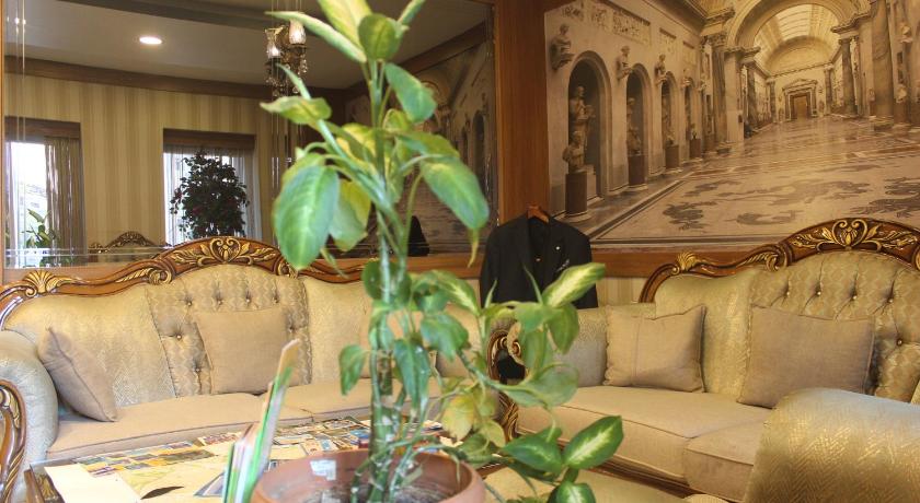 GROSS HOTEL - image 13