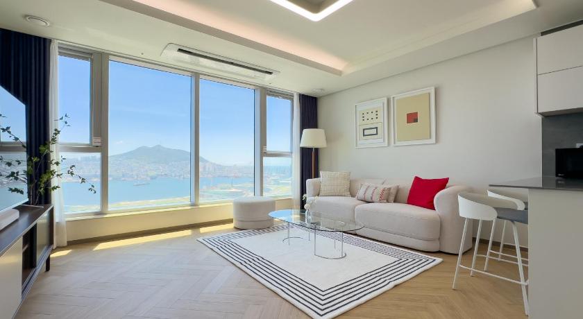 釜山 BrownSuites Busan Station  5星级 民宿 大堂