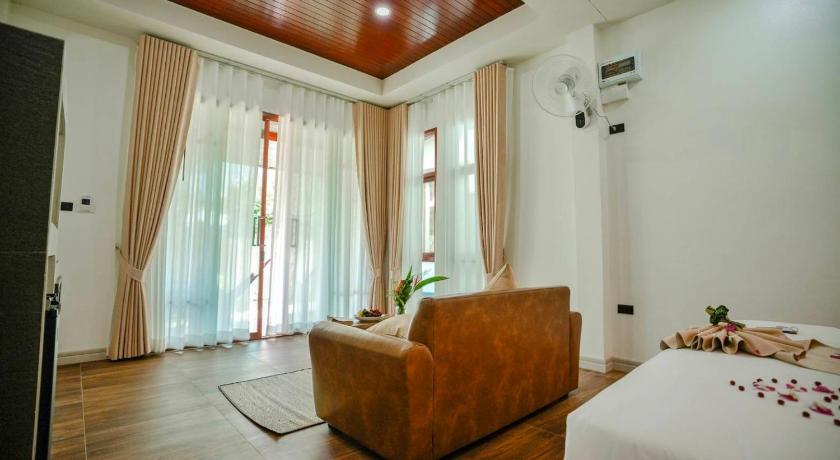 Image of Deluxe Bungalow with Garden View 7