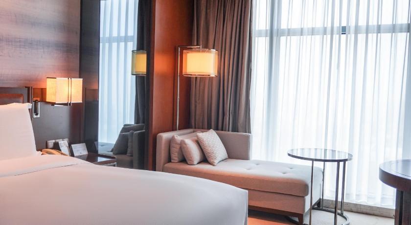 Image of King Deluxe Room 4