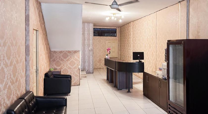 OYO 359 Executive Inn - image 8