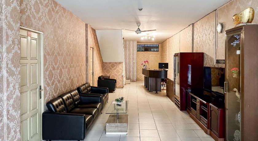 OYO 359 Executive Inn - image 5