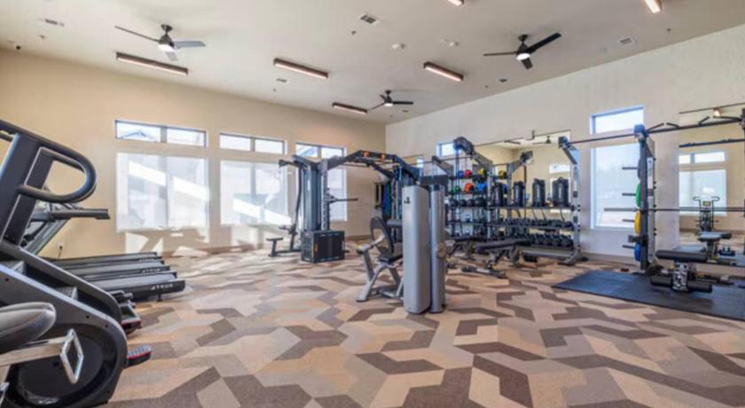 Sherman (TX) Modern WorkerFriendly Washer Pool Gym Wifi 3-Star Accommodation suite