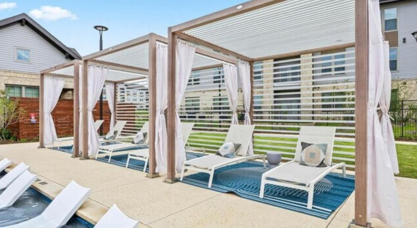 Sherman (TX) Modern WorkerFriendly Washer Pool Gym Wifi 3-Star Accommodation exterior