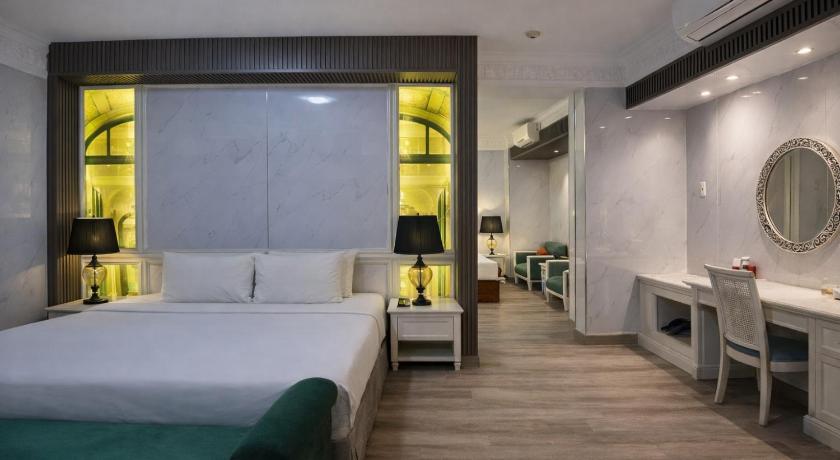 Ho Chi Minh City California Saigon Hotel & Rooftop Pool 3-Star Hotel view