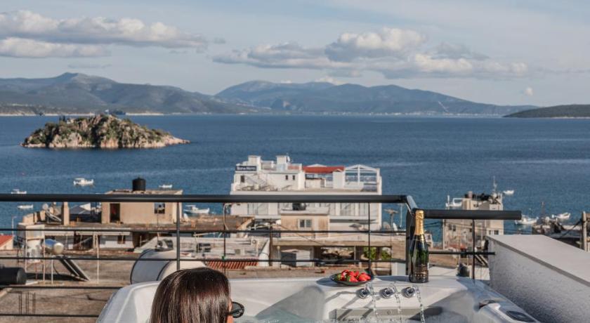Noma Suites Tolo