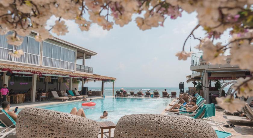 LOVE Beach Club - image 4