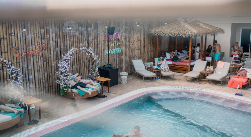 LOVE Beach Club - image 10