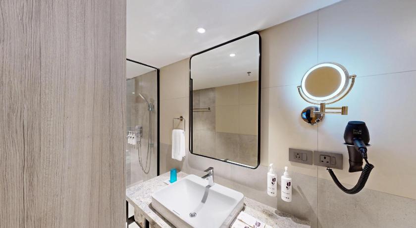 Park Inn & Suites by Radisson Thrissur East Fort - image 35