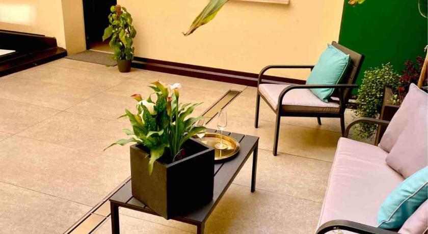 Modena Modena Relax Luxury Rent Rooms 4-Star Hotel lobby