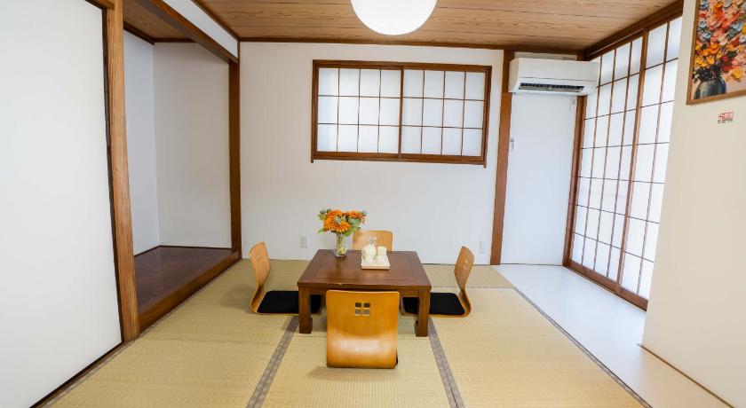 도쿄 / 동경 102Room,Free parking just a 7-minute walk from Koiwa tram stop This spacious 75-square-meter flats f 숙소 수영장