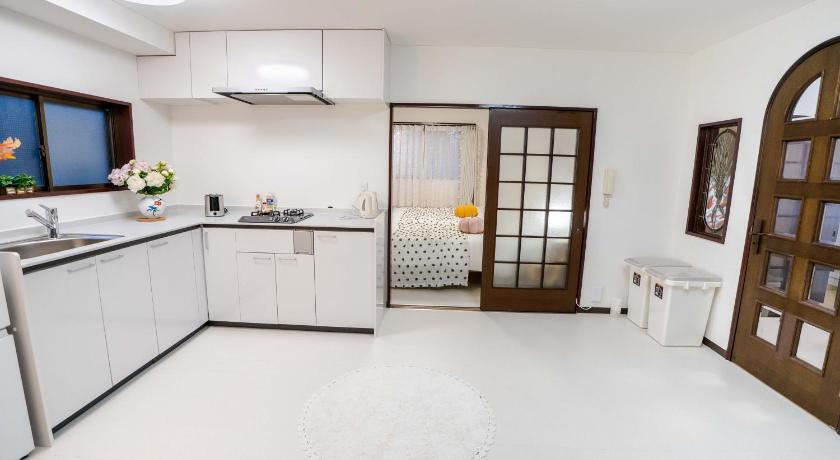 도쿄 / 동경 102Room,Free parking just a 7-minute walk from Koiwa tram stop This spacious 75-square-meter flats f 숙소 레스토랑