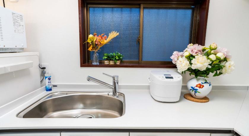 도쿄 / 동경 102Room,Free parking just a 7-minute walk from Koiwa tram stop This spacious 75-square-meter flats f 숙소 부대시설