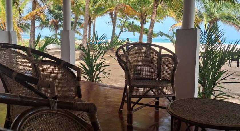 Pasikuda Shalom Beach Villa
