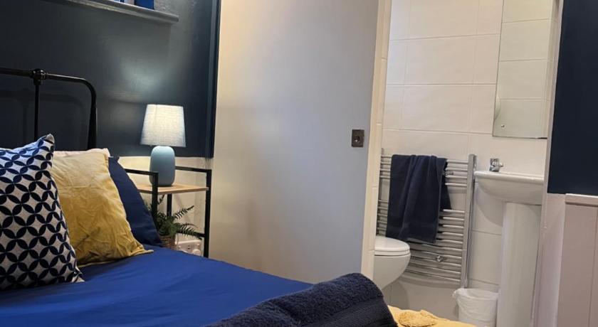 Image of Double Room with Private Bathroom 0