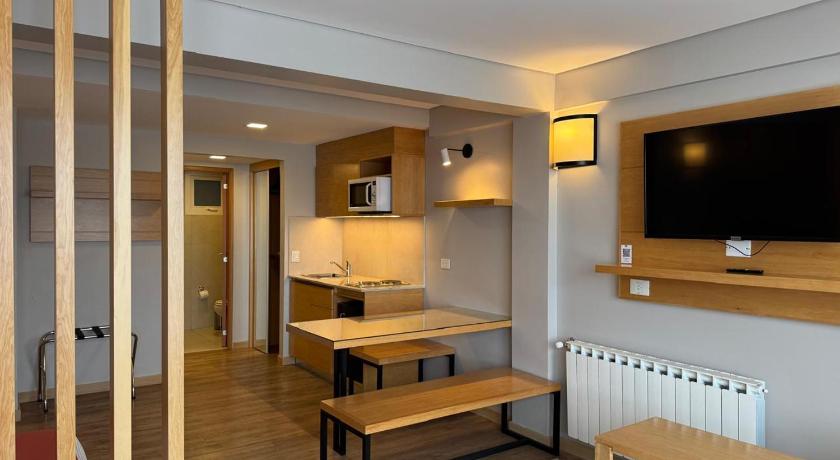 Image of Superior Family Room 4
