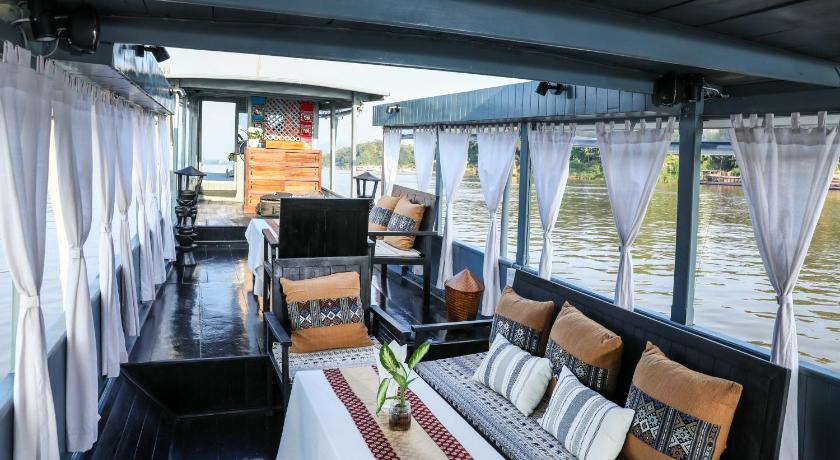 Image of Palace Room with Sunset Cruise 5