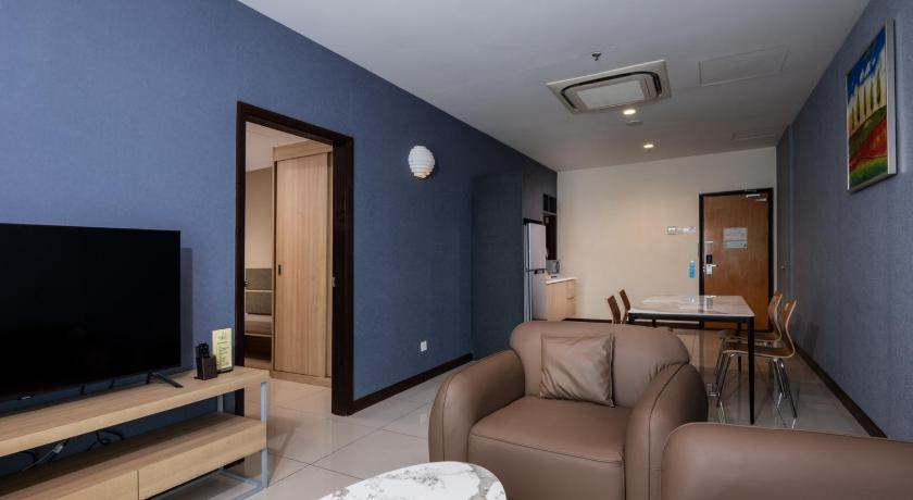 Image of Deluxe Two-Bedroom Apartment 7