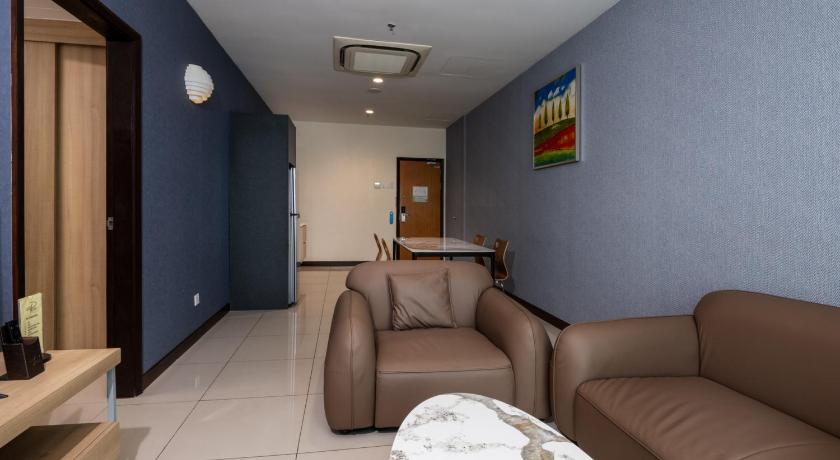 Image of Deluxe Two-Bedroom Apartment 12