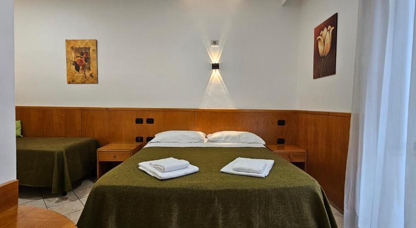 Image of Triple Room with Bathroom 5