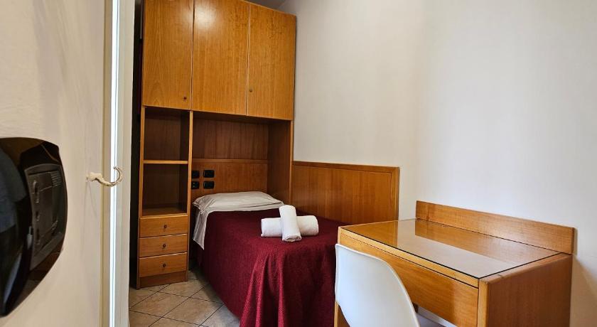 Image of Single with Shared Bathroom 0