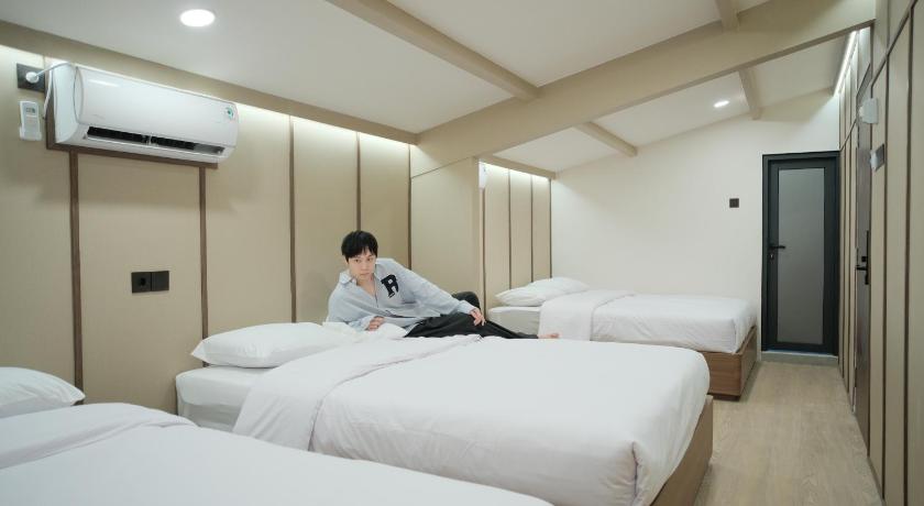 INSAHAUS Guest House Malang - image 12