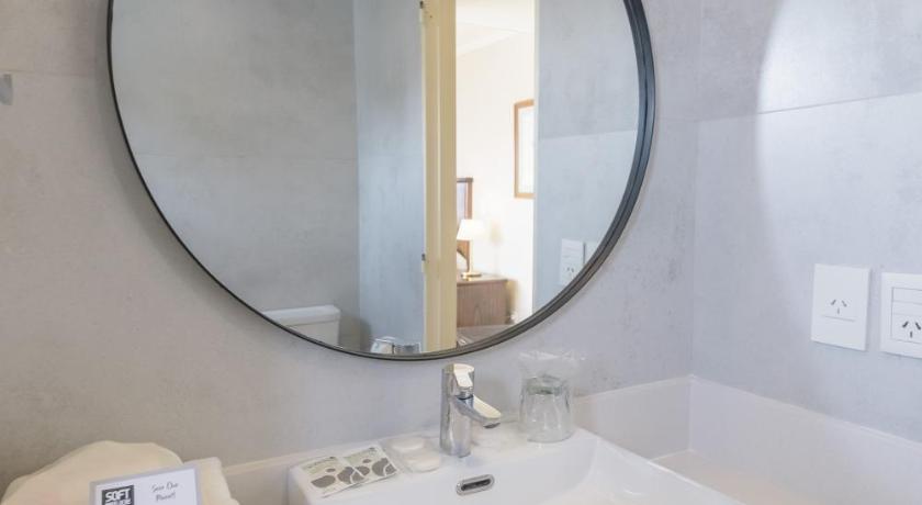 Image of Superior Triple Room 13