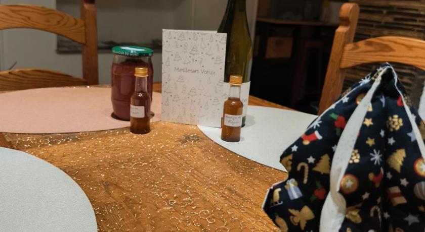 卡斯泰克斯-埃特-阿尔曼迪厄 Gite ferme equestre avec piscine 4星级 单人房 泳池