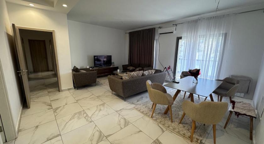 Grands appartement 3 chambres a residence Valmascort, Annaba