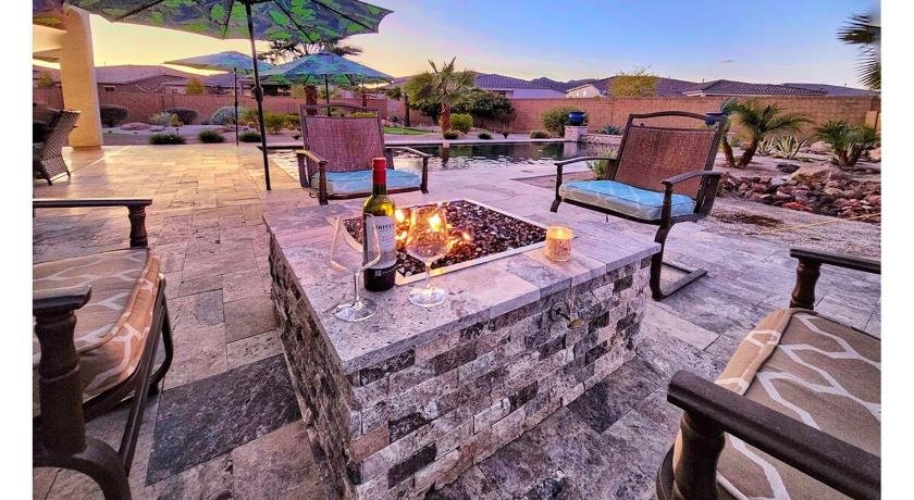 Goodyear (AZ) Desert Oasis Retreat , Heated Pool , Pet Friendly! 4-Star Accommodation exterior