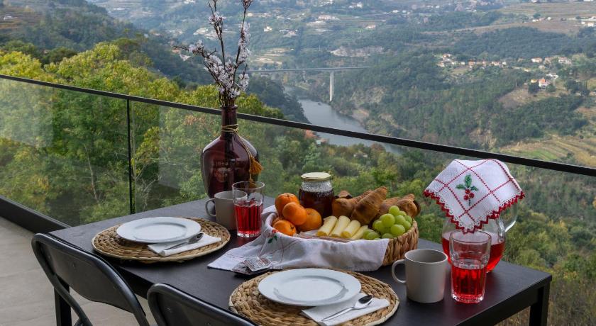 Cherry Douro Hill
