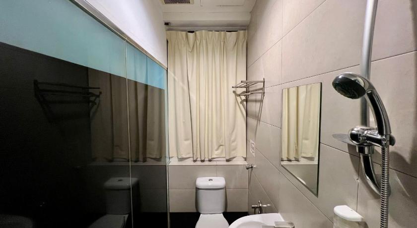 Image of Standard Queen Room with Two Queen Beds 2