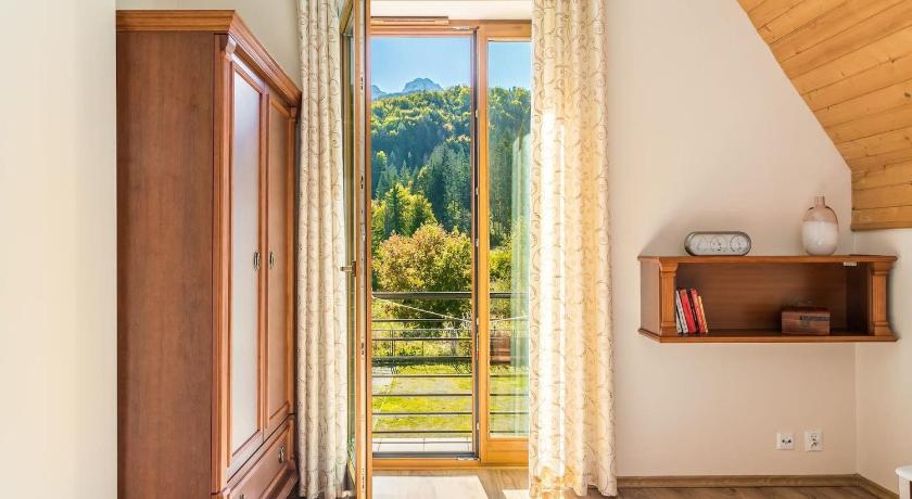 ザコパネ Krzeptowki Charming Apartment with Mountain Views Parking & Balcony by Noclegi Renters 3つ星 シングルルーム 眺望