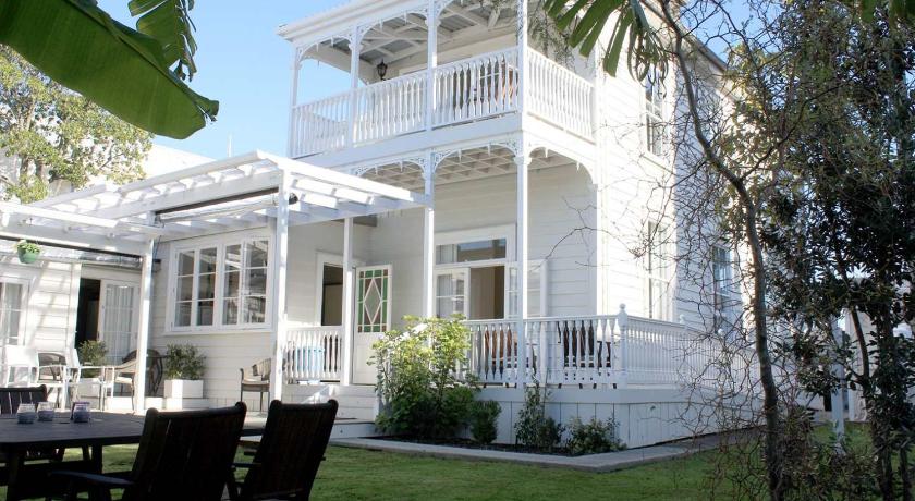 Image of Penthouse With Private Veranda 4