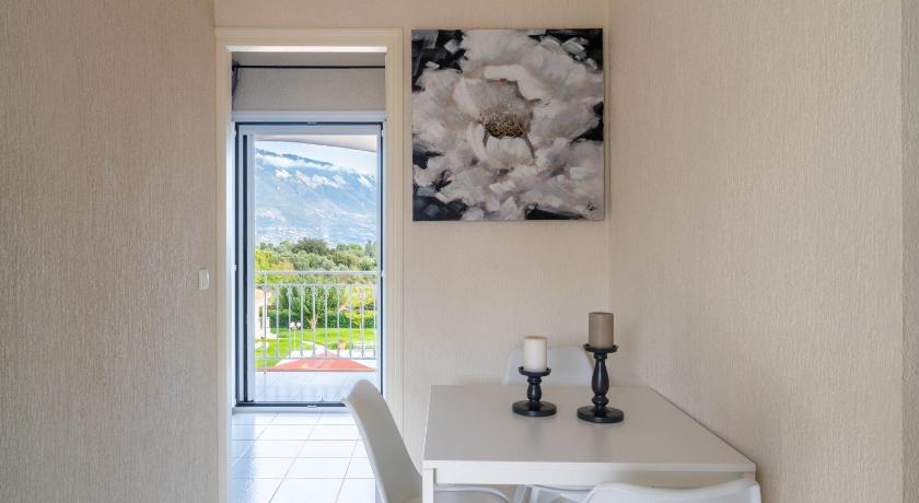 Image of One-Bedroom Apartment 6